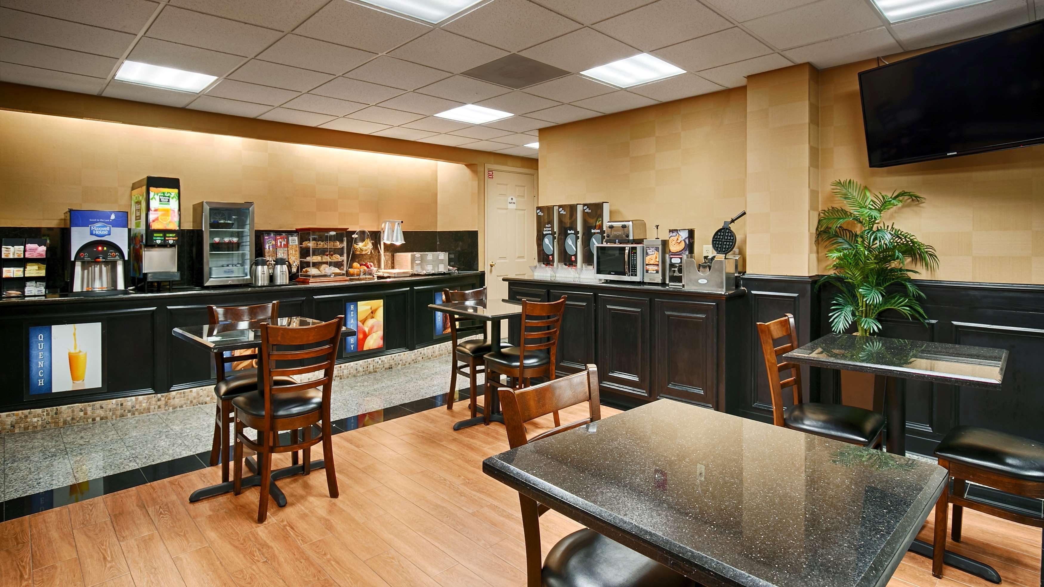 Best Western Plus Northwest Inn & Suites Houston Exterior photo